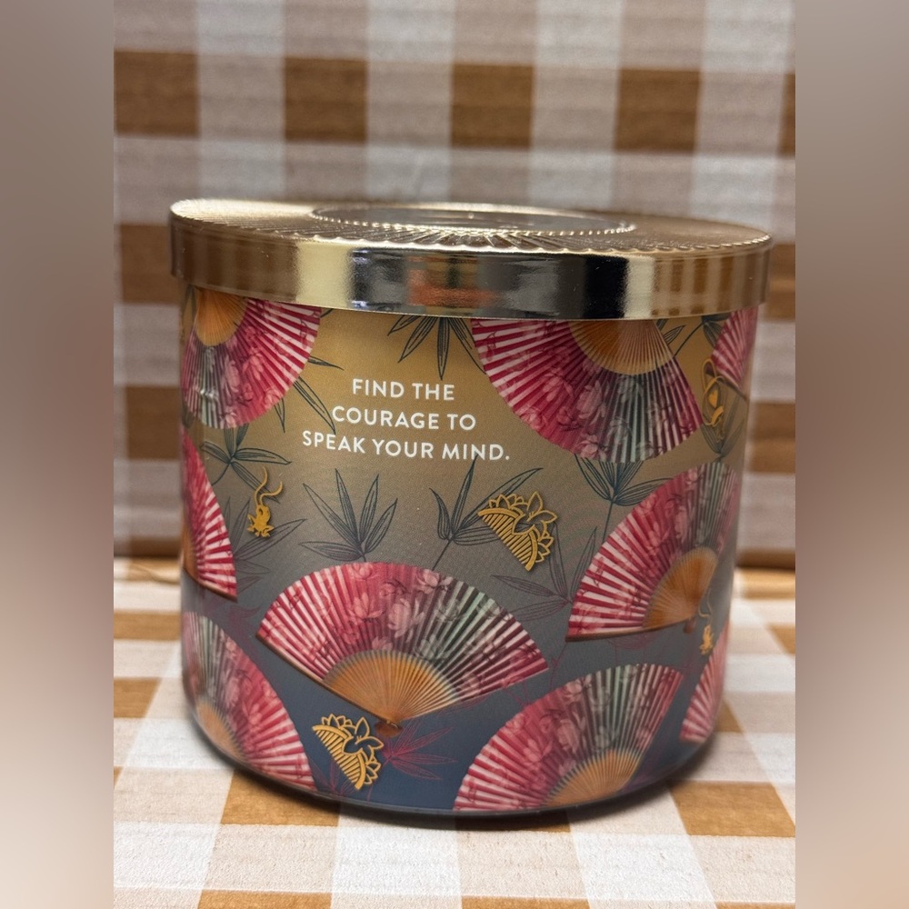 NEW B&BW Disney Princess Mulan 3 wick candle Limited Edition - Picture 2 of 5